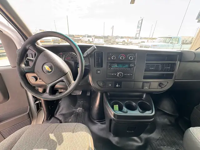 2015 Chevrolet Express - Photo 20
