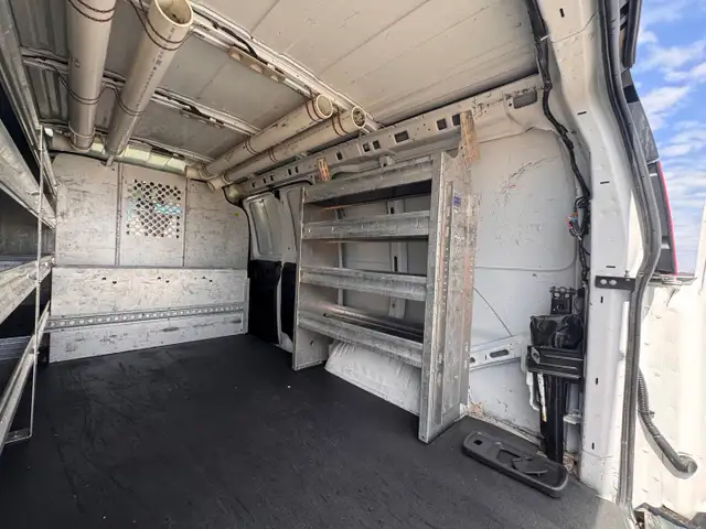 2015 Chevrolet Express - Photo 6