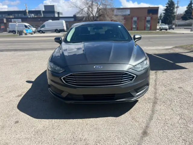 2017 Ford Fusion SE - Photo 2