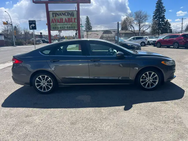 2017 Ford Fusion SE - Photo 4