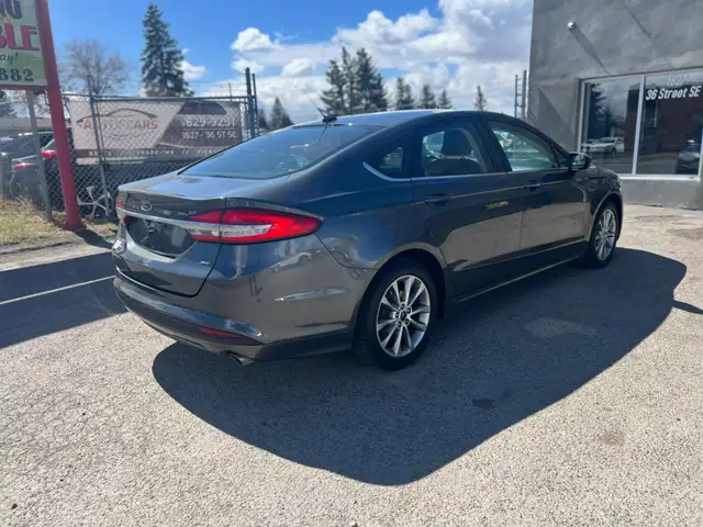 2017 Ford Fusion SE - Photo 5