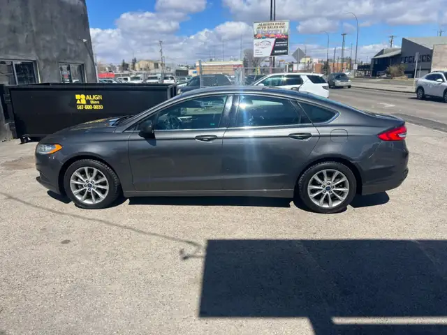 2017 Ford Fusion SE - Photo 8