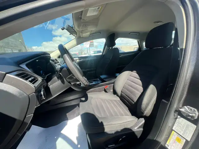 2017 Ford Fusion SE - Photo 10