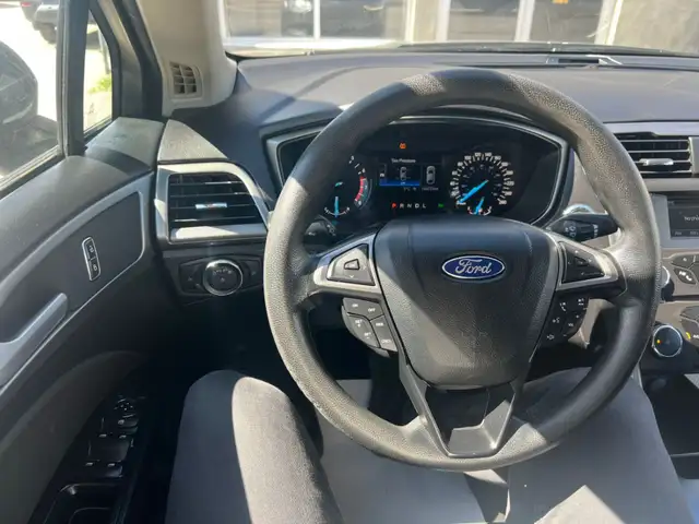 2017 Ford Fusion SE - Photo 14