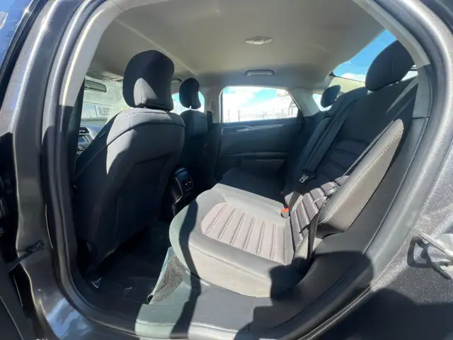 2017 Ford Fusion SE - Photo 15