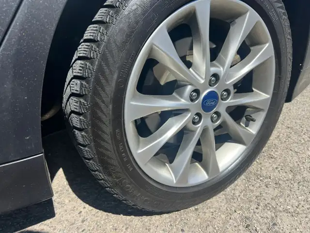 2017 Ford Fusion SE - Photo 17