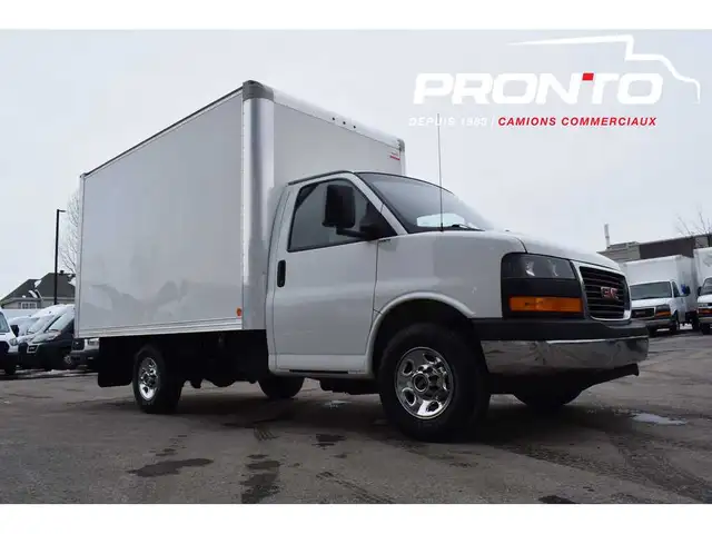 2019 GMC Savana 3500 / Cube 12 pied / 6.0L V8 / Attache remorque - Photo 9