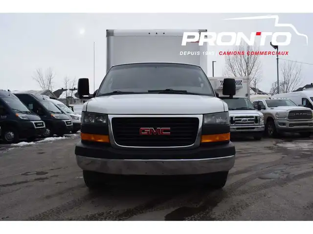 2019 GMC Savana 3500 / Cube 12 pied / 6.0L V8 / Attache remorque - Photo 10