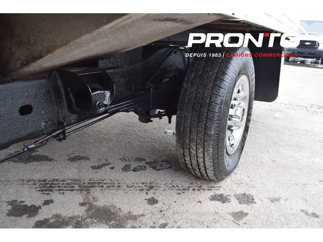 2019 GMC Savana 3500 / Cube 12 pied / 6.0L V8 / Attache remorque - Photo 11