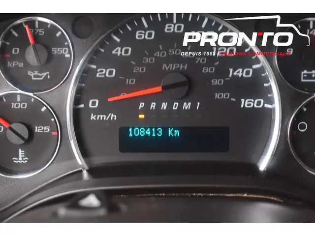 2019 GMC Savana 3500 / Cube 12 pied / 6.0L V8 / Attache remorque - Photo 15