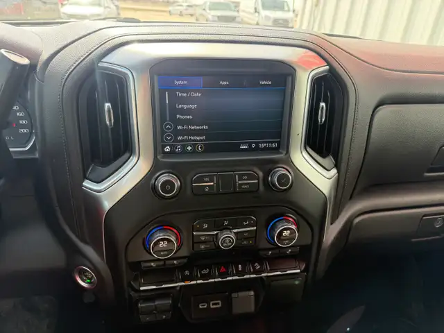 2021 Chevrolet Silverado 1500 RST Crew Cab 4WD - Photo 15