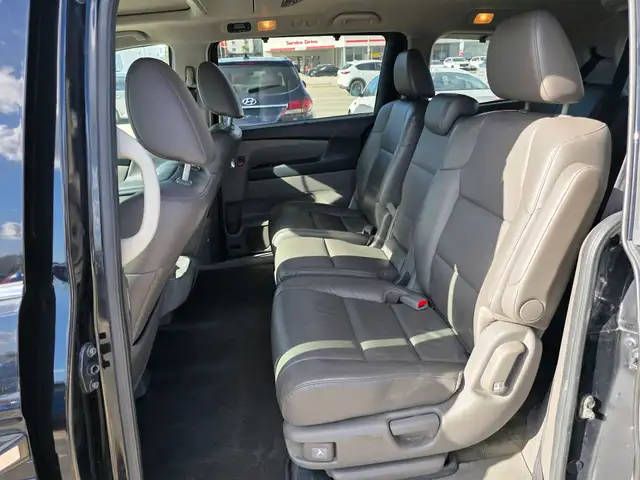 2015 Honda Odyssey 4dr Wgn Touring w/RES & Navi - Photo 12