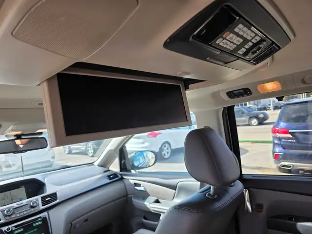 2015 Honda Odyssey 4dr Wgn Touring w/RES & Navi - Photo 16