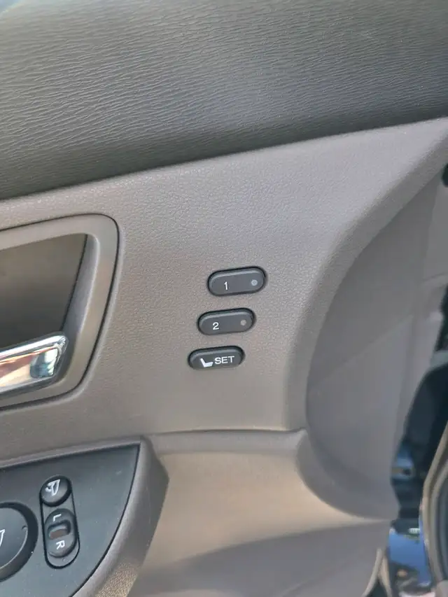 2015 Honda Odyssey 4dr Wgn Touring w/RES & Navi - Photo 22