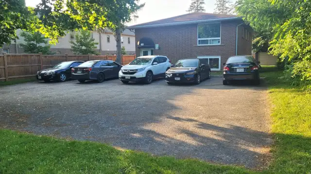 SHORT WALK TO CONESTOGA COLLEGE -STUDENT ROOMS FOR RENT