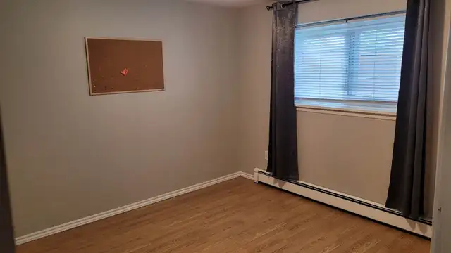 SHORT WALK TO CONESTOGA COLLEGE -STUDENT ROOMS FOR RENT - Photo 5