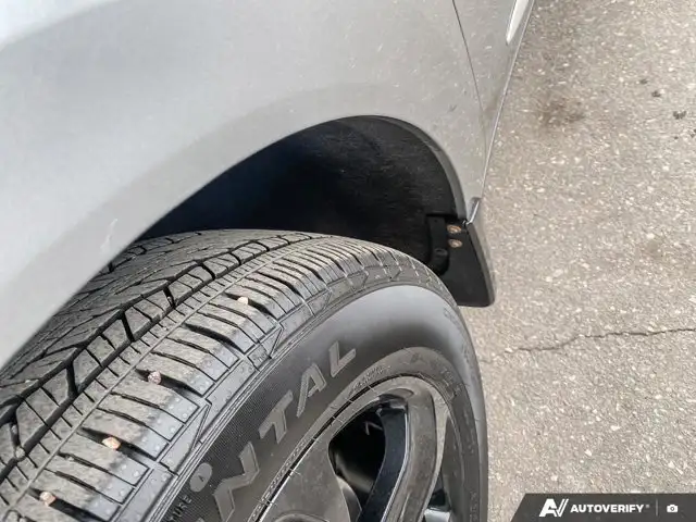 2024 Buick Enclave Essence | AWD | V6 | 7 Passenger | Leather - Photo 11