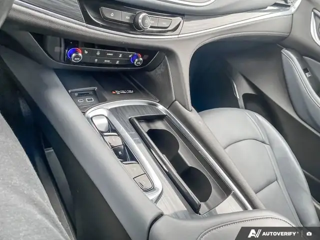 2024 Buick Enclave Essence | AWD | V6 | 7 Passenger | Leather - Photo 22