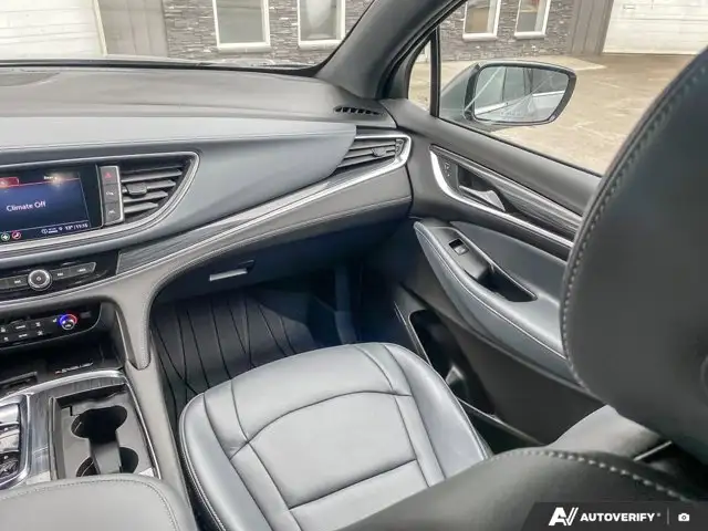 2024 Buick Enclave Essence | AWD | V6 | 7 Passenger | Leather - Photo 29