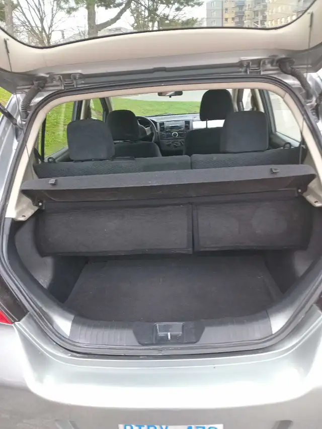 Car and trucks - Photo 6