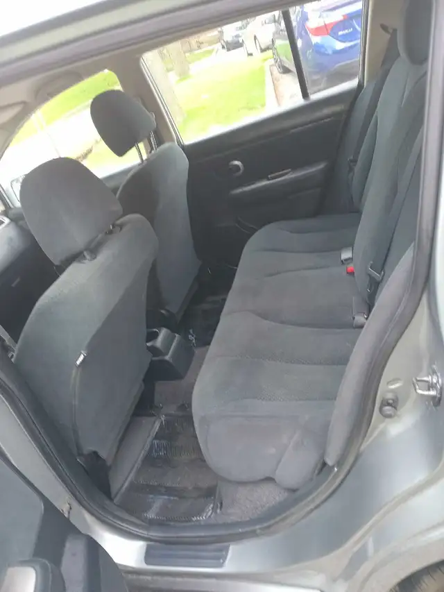 Car and trucks - Photo 9