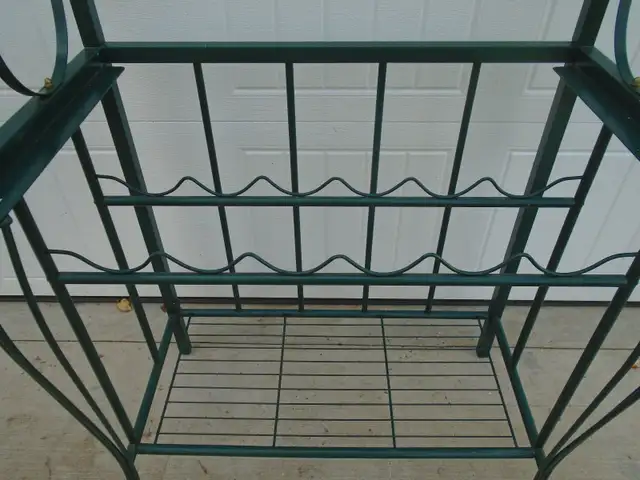 Metal Shelf - Photo 2