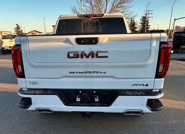 2023 GMC Sierra 1500 AT4 Crew Cab - Photo 4