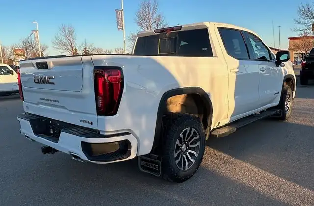 2023 GMC Sierra 1500 AT4 Crew Cab - Photo 5