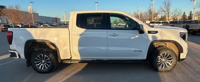 2023 GMC Sierra 1500 AT4 Crew Cab - Photo 6