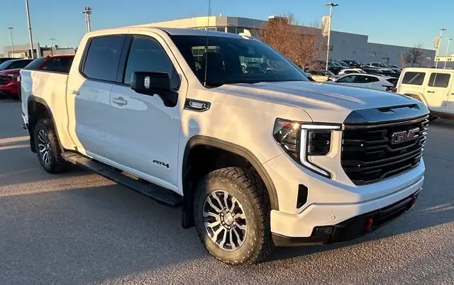 2023 GMC Sierra 1500 AT4 Crew Cab - Photo 7