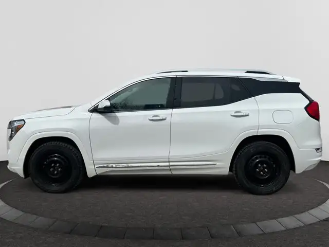 2023 GMC Terrain Denali AWD - Photo 2