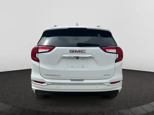 2023 GMC Terrain Denali AWD - Photo 4