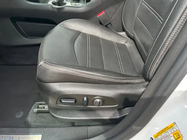 2023 GMC Terrain Denali AWD - Photo 14