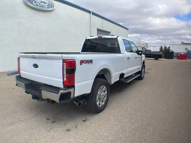 2026 Ford Super Duty F-350 SRW Lariat FX4 618A - Photo 5