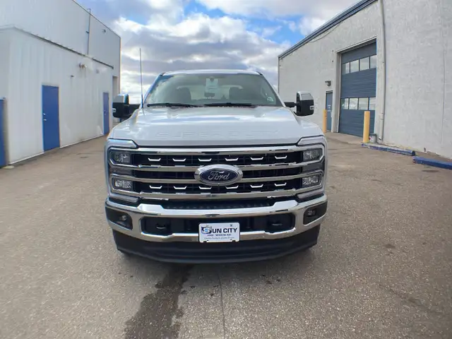 2026 Ford Super Duty F-350 SRW Lariat FX4 618A - Photo 8