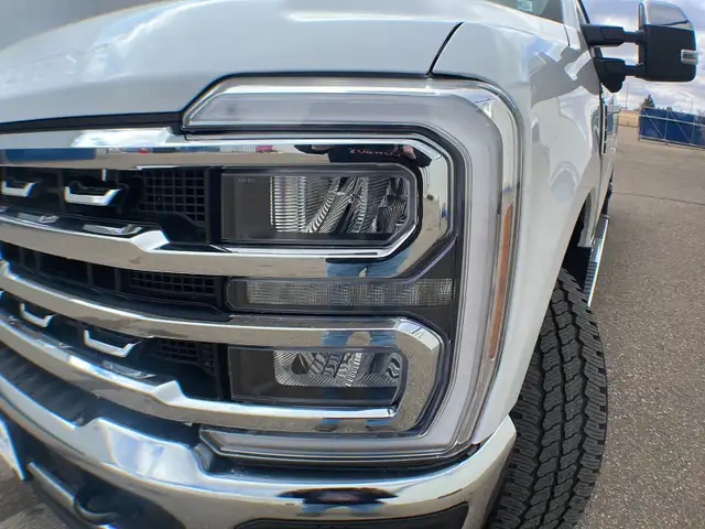 2026 Ford Super Duty F-350 SRW Lariat FX4 618A - Photo 12