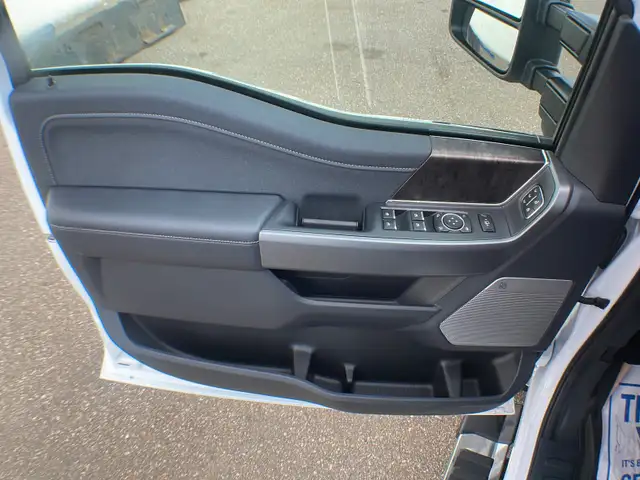 2026 Ford Super Duty F-350 SRW Lariat FX4 618A - Photo 18