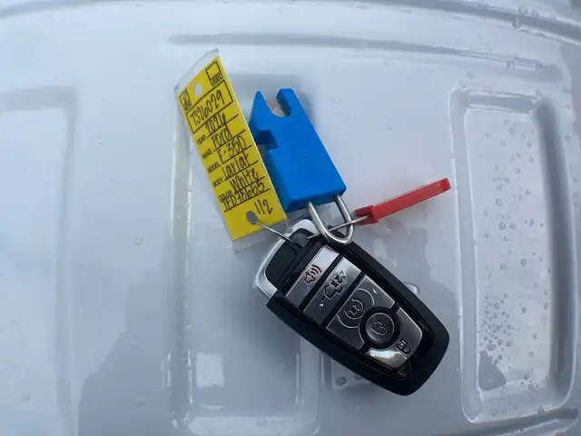 2026 Ford Super Duty F-350 SRW Lariat FX4 618A - Photo 27