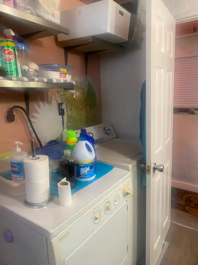 Furnished Master Bedroom!! - Photo 3