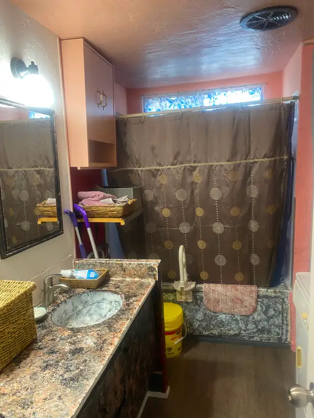 Furnished Master Bedroom!! - Photo 4