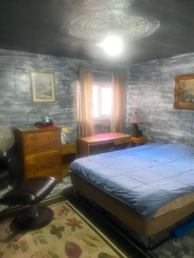 Furnished Master Bedroom!! - Photo 5