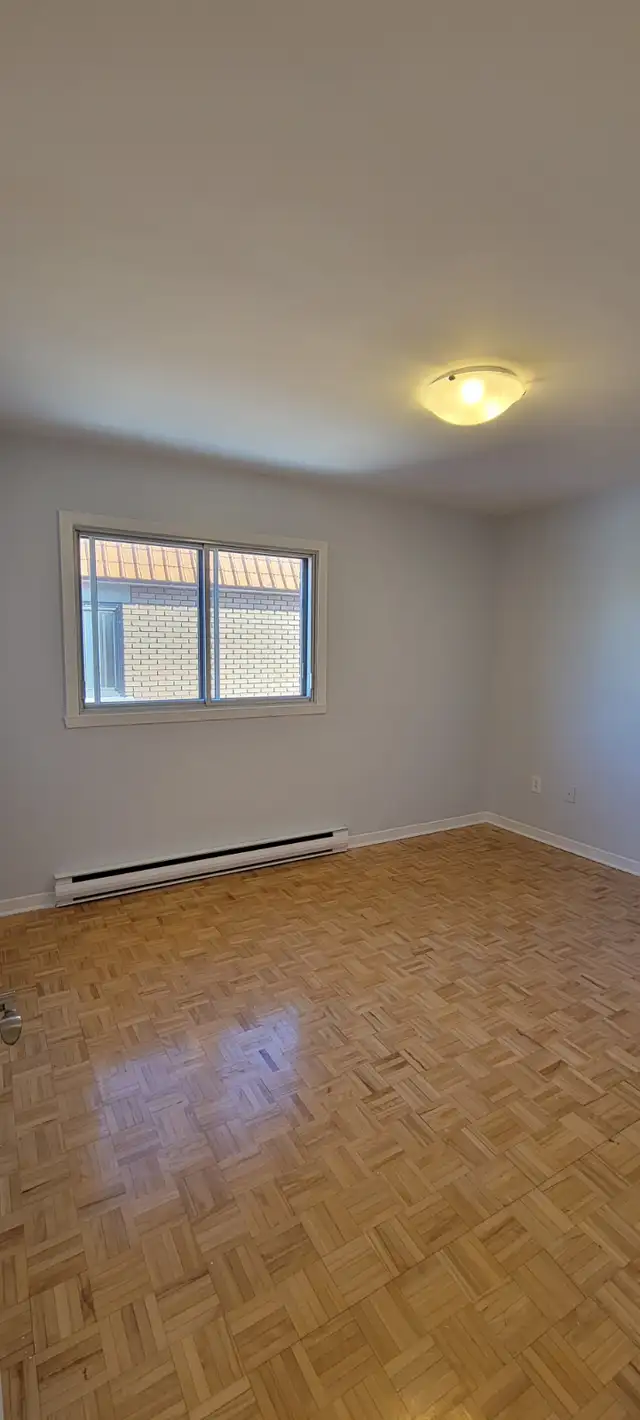 4 1/2 Ahuntsic - dernier étage, lumineux, métro Sauve - Photo 8