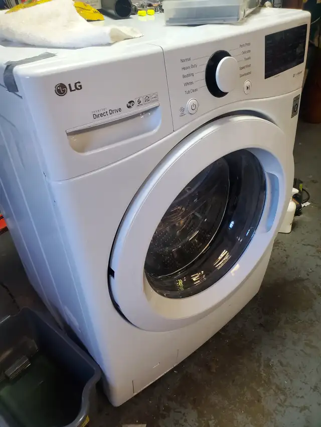 LG WASHER AND ELECTRIC  DRYER WITH STACKABLE BRACKET - Photo 2