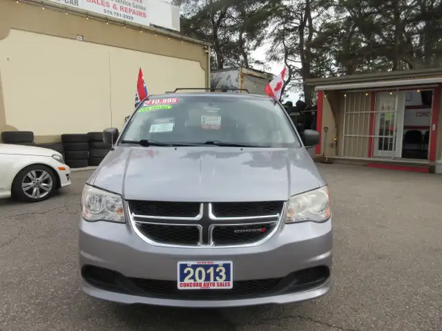2013 Dodge Grand Caravan SXT - Photo 2