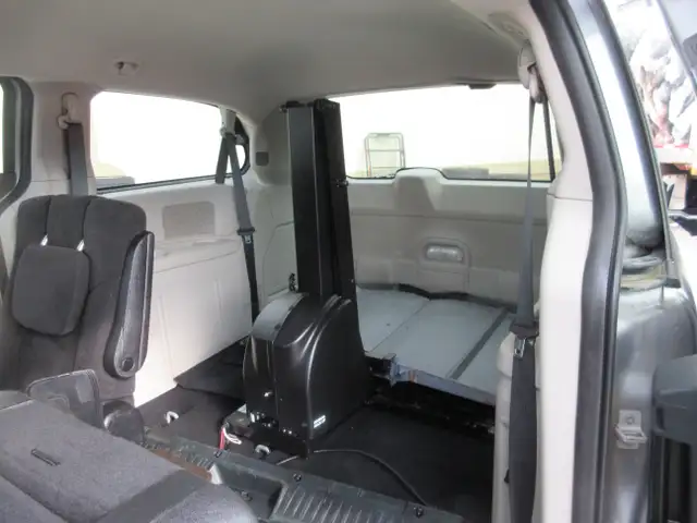 2013 Dodge Grand Caravan SXT - Photo 11