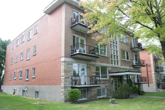 Beau très grand 3 ½  CDN, rue Kindersley, 1er juillet - Photo 10