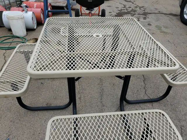 OUTDOOR COMMERCIAL PATIO TABLE/BENCHES RUBBER COATING - Photo 3