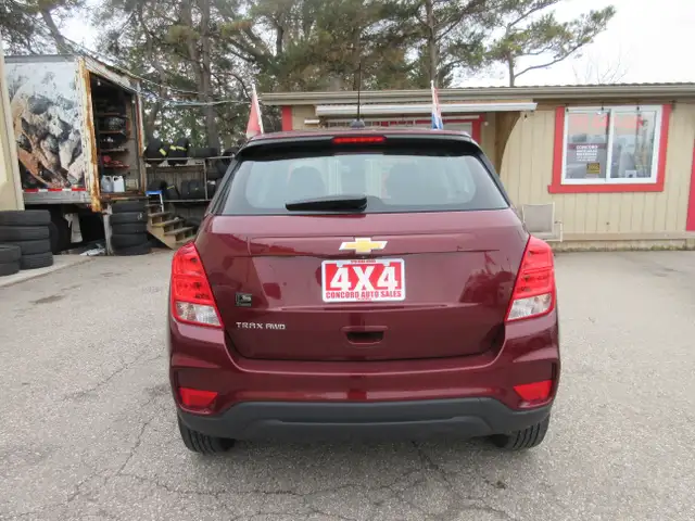 2017 Chevrolet Trax LS - Photo 5