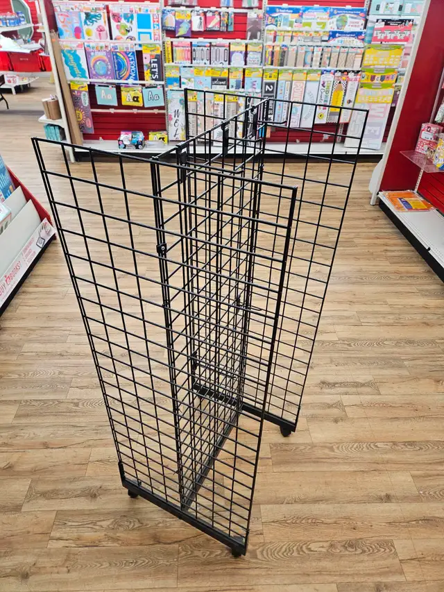 Various Store Racks - Photo 3