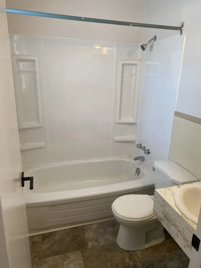 Bachelor/ Studio Apartment - Photo 4